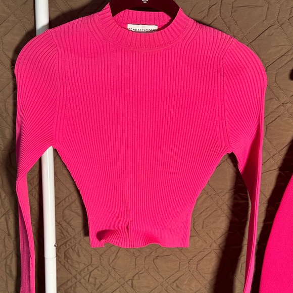 Scanlan Theodore Vibrant Hot Pink Ribbed Knit Set - Picture 3 of 3